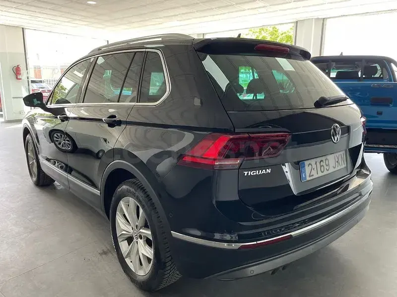 Usado VW Tiguan Sportline 150 CV (110 kW) 2017 Negro SUV
