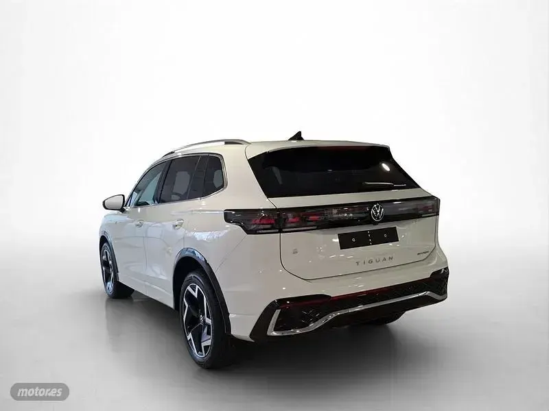Usado VW Tiguan R-line 204 CV (150 kW) 2026 Blanco SUV