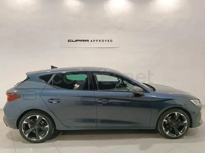 Usado Cupra Leon 150 CV (110 kW) 2023 Gris / plata Berlina
