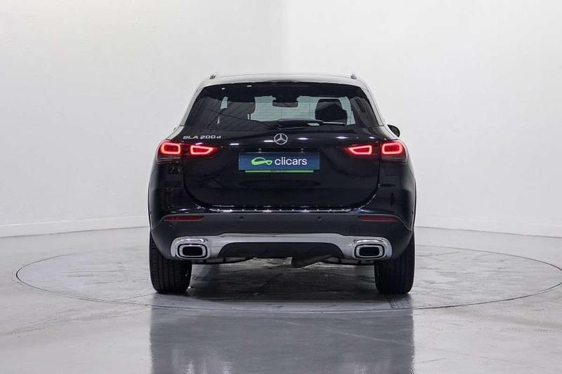 Usado Mercedes GLA200 150 CV (110 kW) 2022 Negro SUV