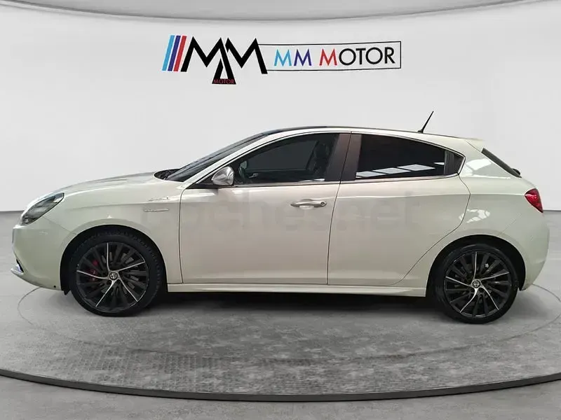 Usado Alfa Romeo Giulietta Veloce 140 CV (102 kW) 2013 Blanco Utilitario