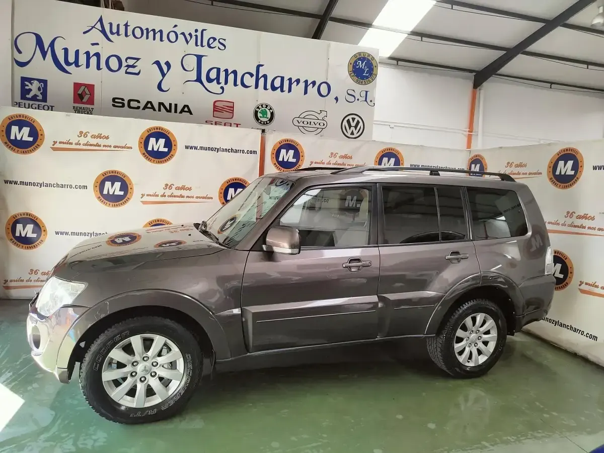 Usado Mitsubishi Montero Motion 200 CV (147 kW) 2012 Marrón SUV
