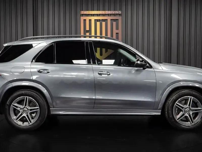 Usado Mercedes GLE300 272 CV (200 kW) 2022 Gris / plata SUV