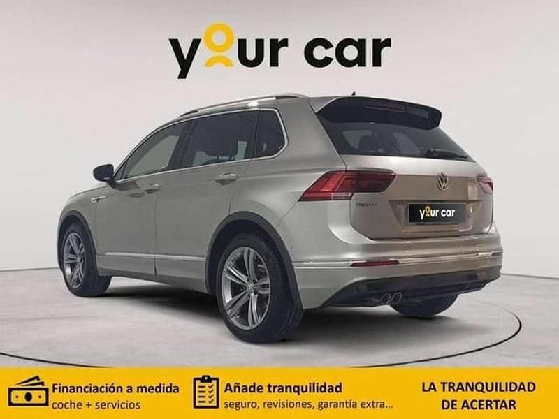 Usado VW Tiguan Sportline 150 CV (110 kW) 2020 Gris / plata SUV