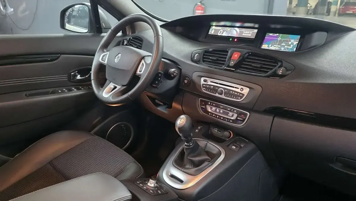 Usado Renault Grand Scénic III Dynamique 131 CV (96 kW) 2012 Monovolumen