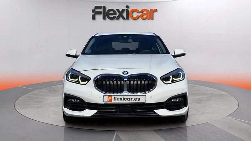 Usado BMW 118 Comfort Edition 151 CV (111 kW) 2021 Blanco Utilitario