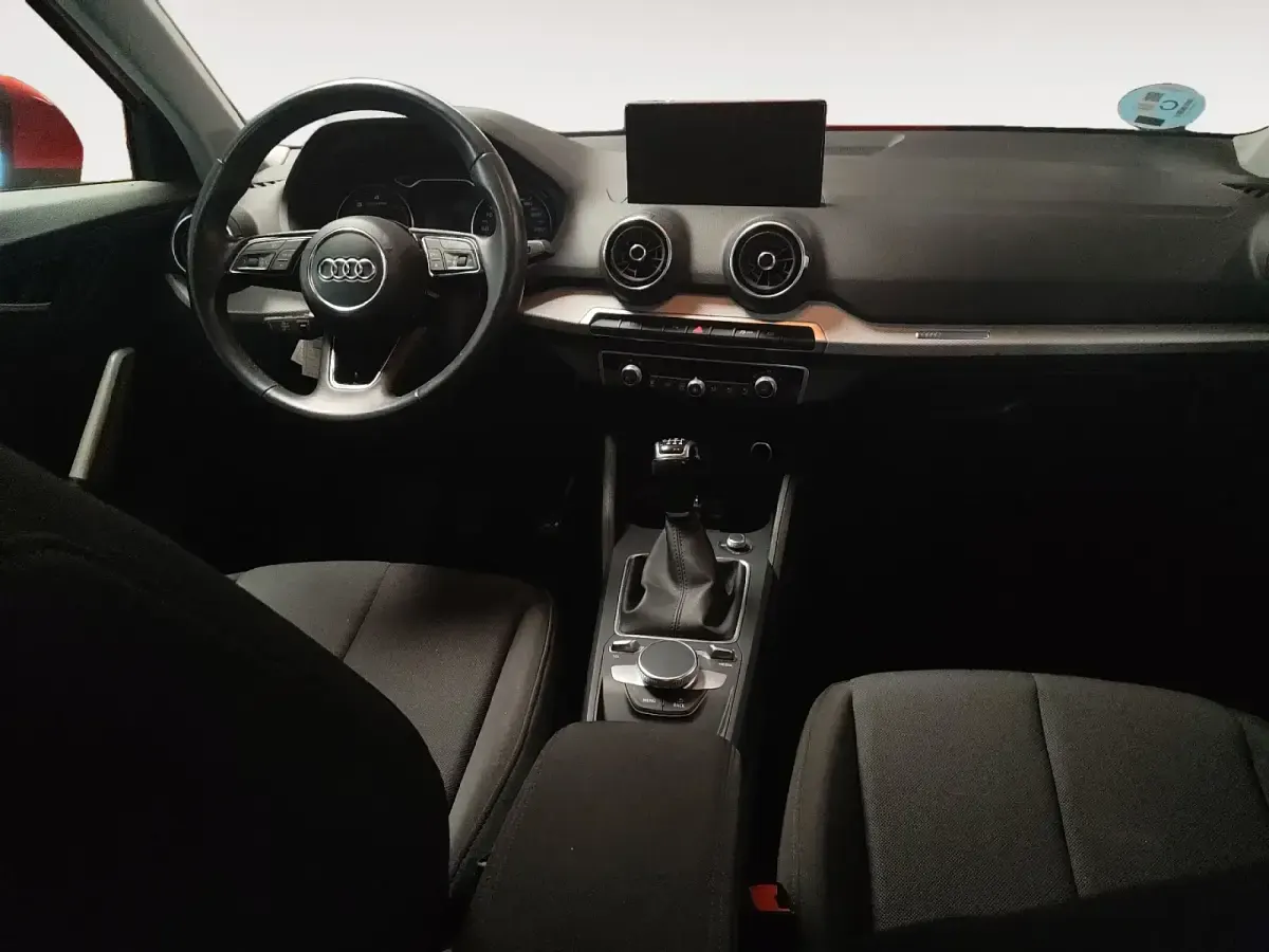 Usado Audi Q2 Advanced Plus 116 CV (85 kW) 2022 Rojo SUV
