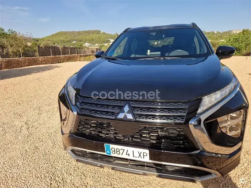 Usado Mitsubishi Eclipse Cross Motion 188 CV (138 kW) 2022 Negro SUV