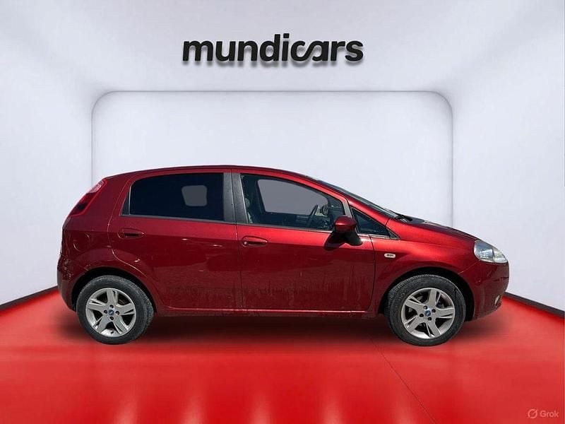 Usado Fiat Grande Punto Dynamic 77 CV (56 kW) 2006 Rojo Utilitario
