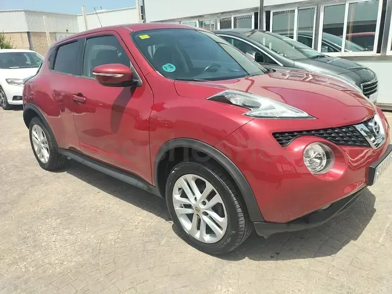 Usado Nissan Juke Acenta 115 CV (84 kW) 2018 Granate SUV