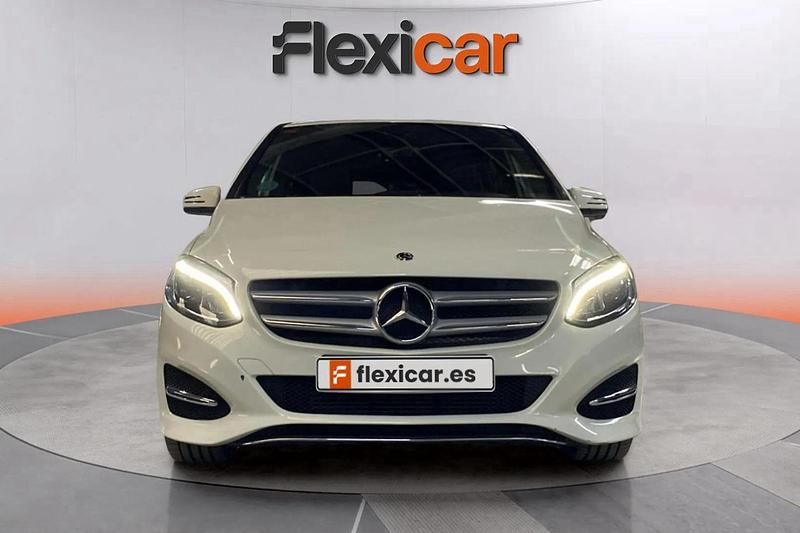 Usado Mercedes B200 136 CV (100 kW) 2017 Blanco Monovolumen