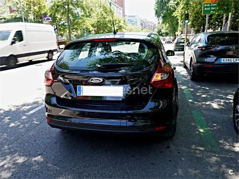 Usado Ford Focus Trend 115 CV (84 kW) 2014 Negro Berlina