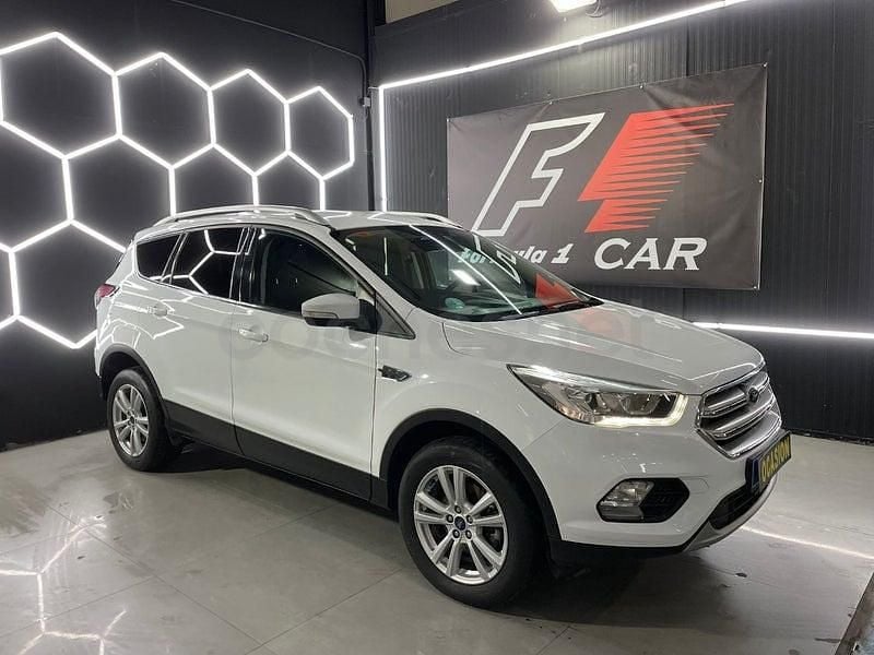 Usado Ford Kuga Titanium 150 CV (110 kW) 2019 Blanco SUV