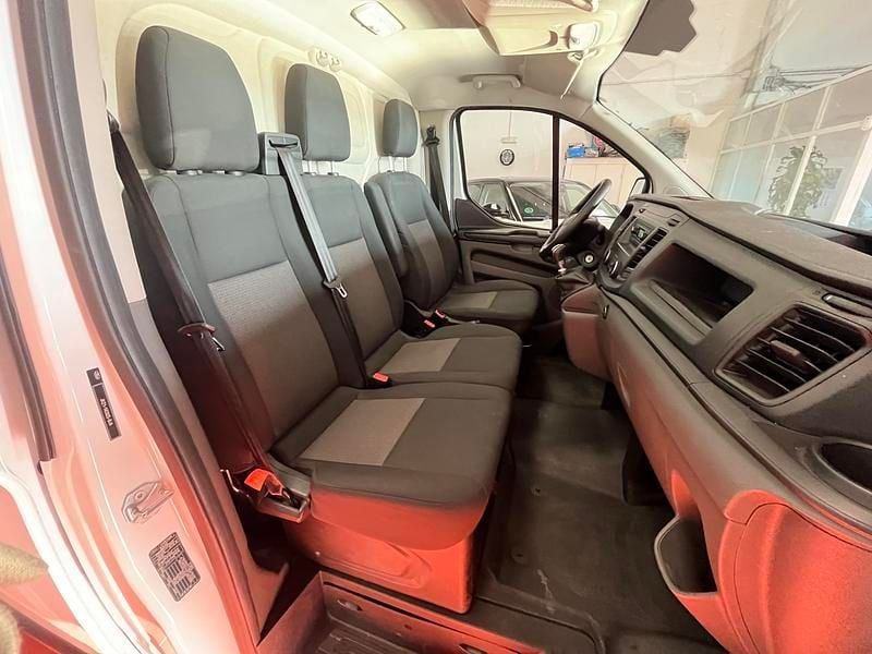 Usado Ford Transit Custom Trend 105 CV (77 kW) 2019 Blanca Monovolumen