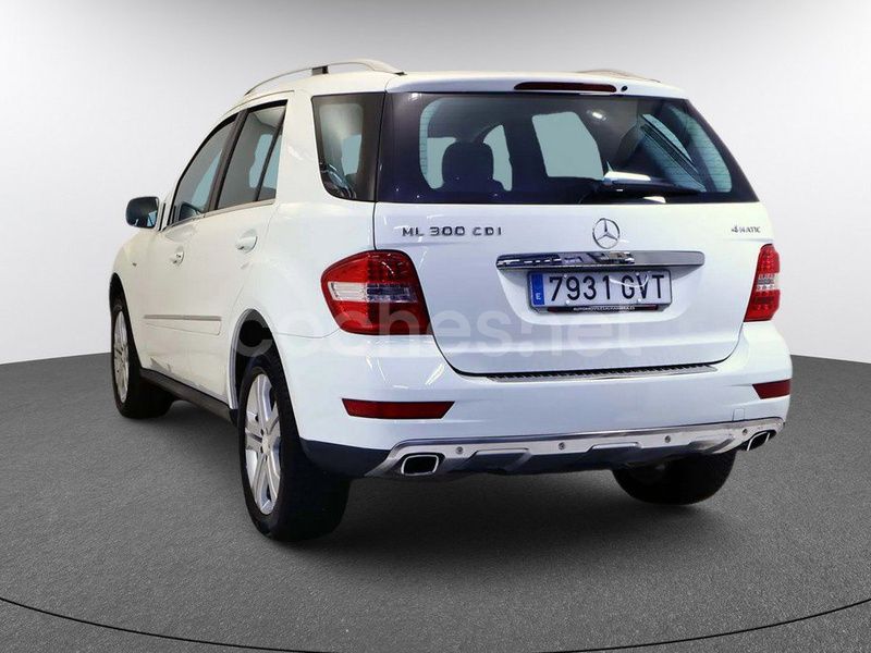 Usado Mercedes ML300 190 CV (139 kW) 2010 Blanco SUV
