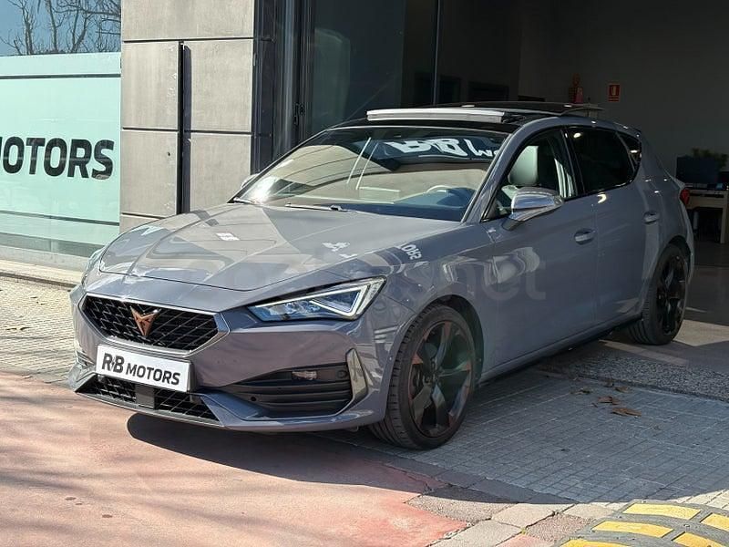 Usado Cupra Leon 150 CV (110 kW) 2022 Gris / plata Berlina