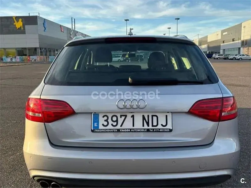 Usado Audi A4 150 CV (110 kW) 2014 Gris / plata Familiar