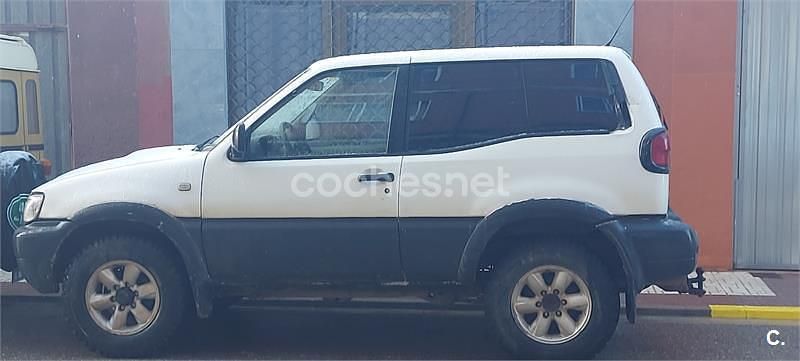 Blanco Usado 2000 Nissan Terrano Comfort SUV | 7000 € (Precio justo) - Imagen 1/4