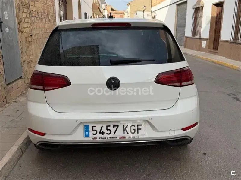 Usado VW Golf VII Advance 116 CV (85 kW) 2017 Blanco Berlina