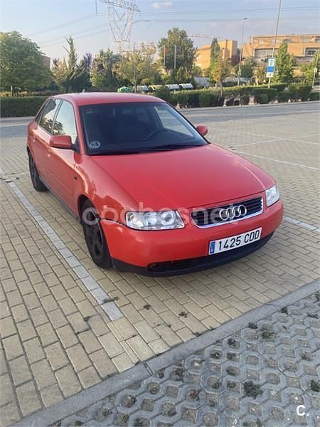 Rojo Usado 2003 Audi A3 Attraction Berlina | 3700 € (Buen precio) - Imagen 1/4