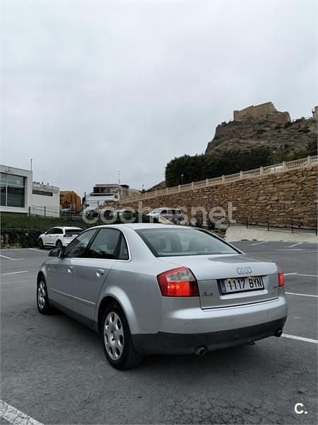 Usado Audi A4 165 CV (121 kW) 2002 Gris / plata Berlina