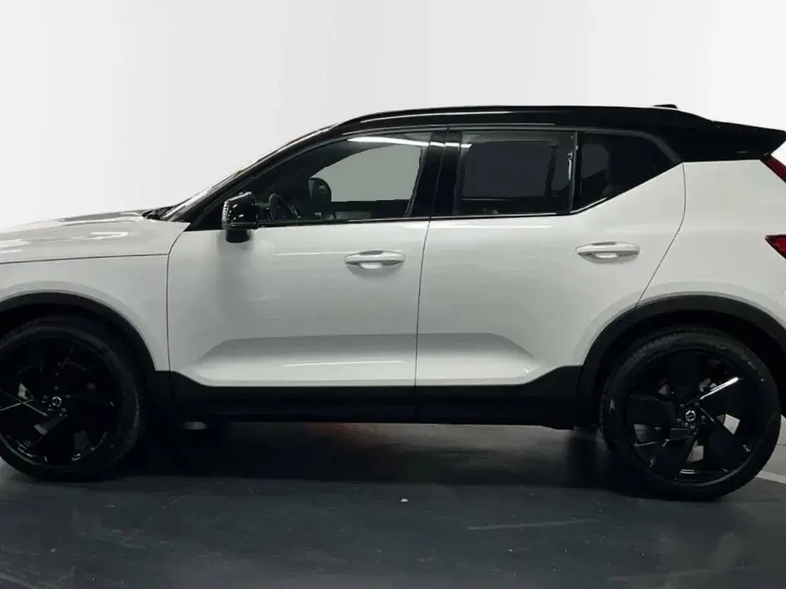Nuevo Volvo XC40 Plus 163 CV (119 kW) 2025 Crystal white m.c707e SUV