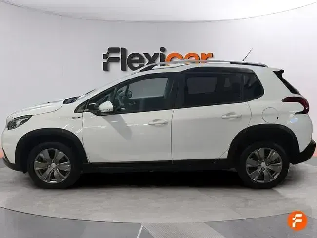 Usado Peugeot 2008 Active 100 CV (73 kW) 2019 Blanco SUV