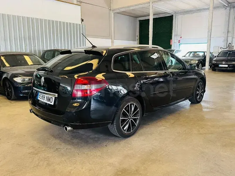 Usado Renault Laguna III 130 CV (95 kW) 2013 Negro Familiar