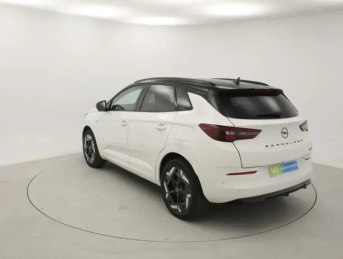 Usado Opel Grandland X GSe 300 HP (220 kW) 2023 Branco SUV