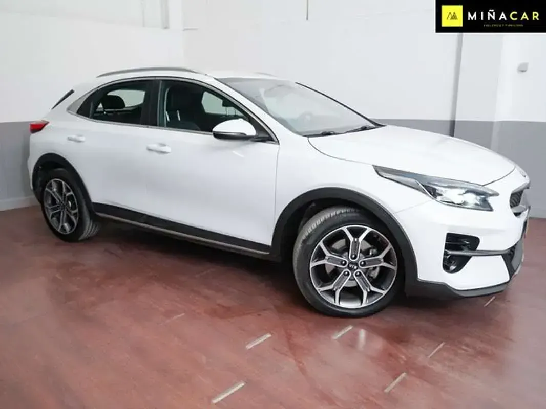 Usado Kia XCeed 136 CV (100 kW) 2022 Blanco SUV