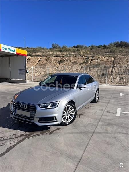 Usado Audi A4 Premium 190 CV (139 kW) 2019 Gris / plata Berlina