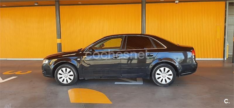 Usado Audi A4 140 CV (102 kW) 2005 Negro Berlina