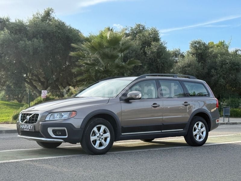 Beige Usado 2008 Volvo XC70 Momentum SUV | 6990 € - Imagen 1/4