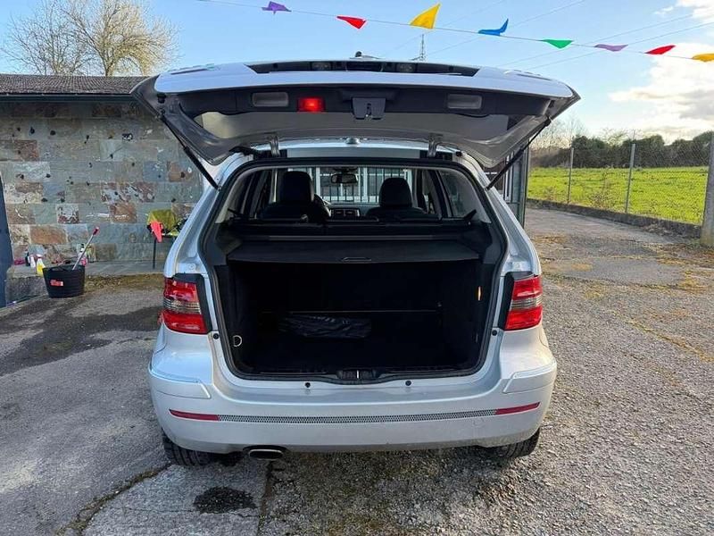 Usado Mercedes B200 139 CV (102 kW) 2007 Gris Monovolumen