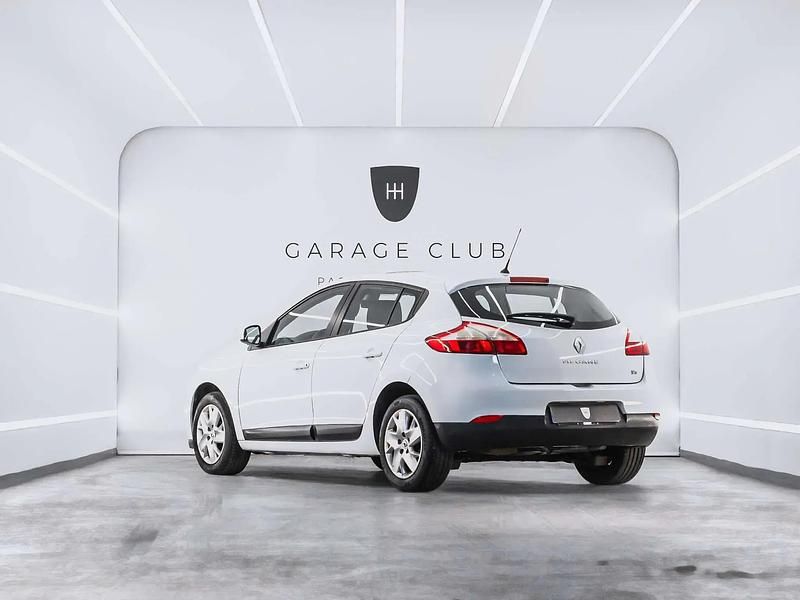 Begagnad Renault Mégane Expression 115 HK (84 kW) 2012 Vit Sedan