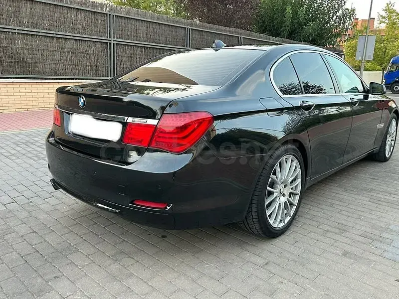 Usado BMW 730L 258 CV (189 kW) 2012 Negro Berlina