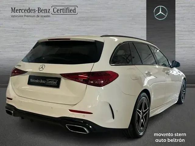 Usado Mercedes C220 AMG line 200 CV (147 kW) 2022 Blanco Familiar