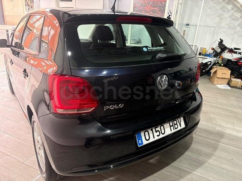 Usado VW Polo Advance 70 CV (51 kW) 2011 Negro Utilitario