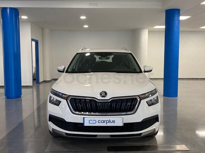 Usado Skoda Kamiq Ambition 110 CV (80 kW) 2021 Blanco SUV