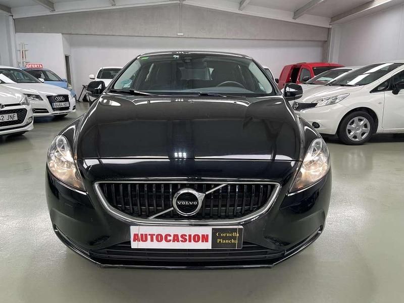 Negro Usado 2017 Volvo V40 Momentum Familiar | 15.600 € (Precio justo) - Imagen 1/4