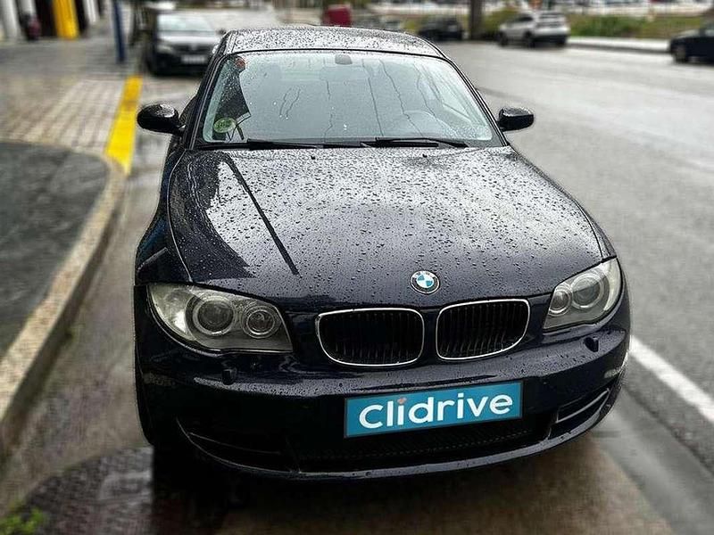 Usado BMW 120 177 CV (130 kW) 2008 Negro Utilitario