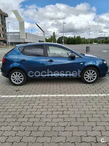 Usado Seat Ibiza ST Reference 75 CV (55 kW) 2014 Azul Familiar