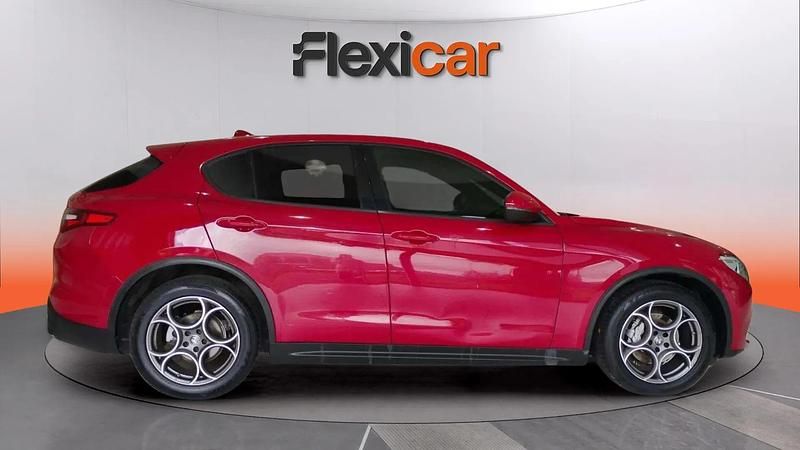 Usado Alfa Romeo Stelvio Sprint 160 CV (117 kW) 2022 Rojo SUV