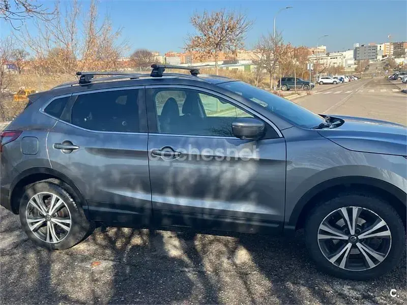 Usado Nissan Qashqai N-Connecta 130 CV (95 kW) 2017 Gris / plata SUV