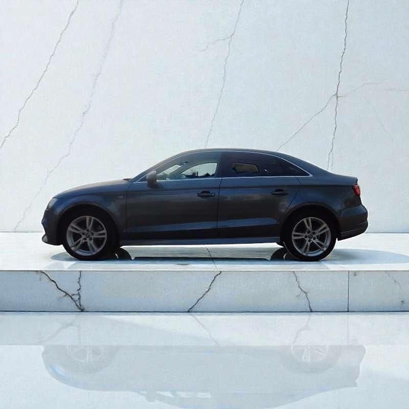 Usado Audi A3 Design 116 CV (85 kW) 2018 Gris Berlina