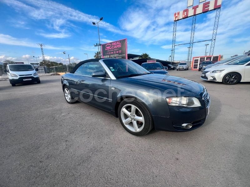 Usado Audi A4 Cabriolet 140 CV (102 kW) 2008 Gris / plata Descapotable