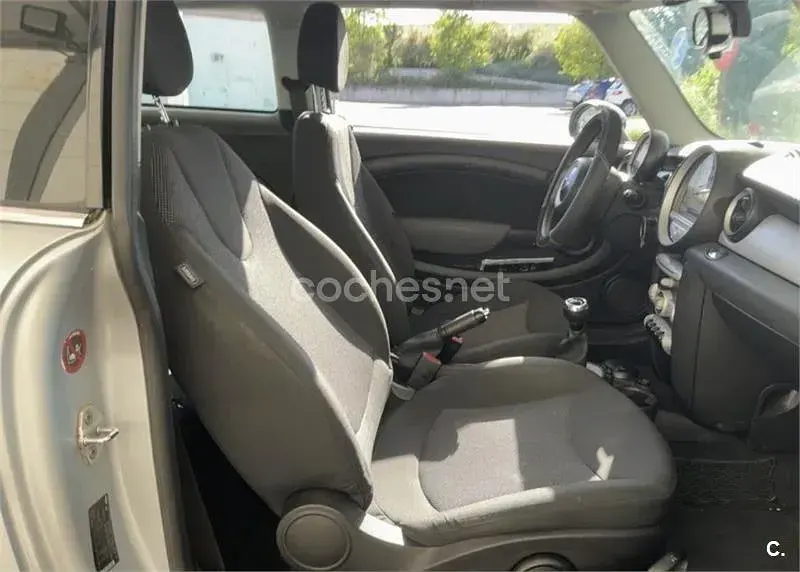 Usado Mini ONE 90 CV (66 kW) 2008 Gris / plata Utilitario