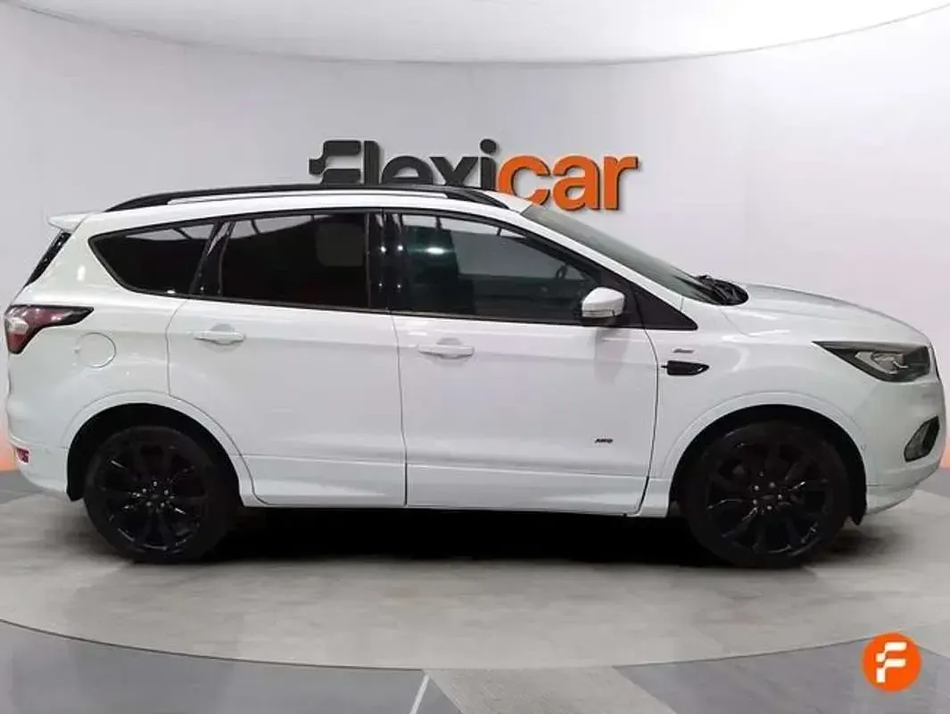 Usado Ford Kuga ST-Line 182 CV (133 kW) 2017 Blanco SUV