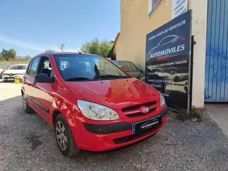 Usado Hyundai Getz 66 CV (48 kW) 2006 Rojo Utilitario