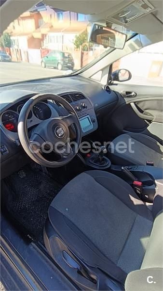 Usado Seat Altea 105 CV (77 kW) 2006 Gris / plata Monovolumen